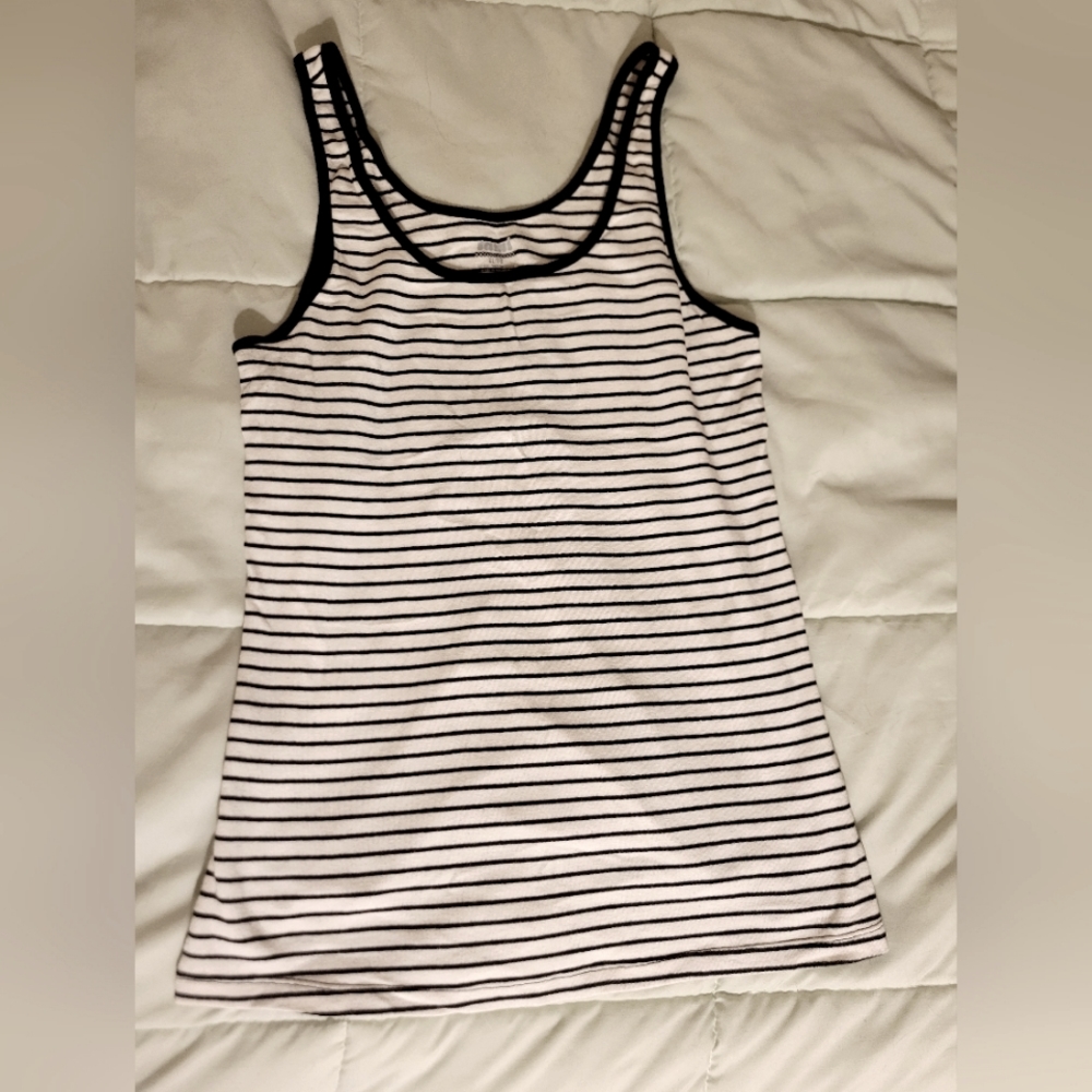 Old navy "tami" (tank/cami) size xl black and white
